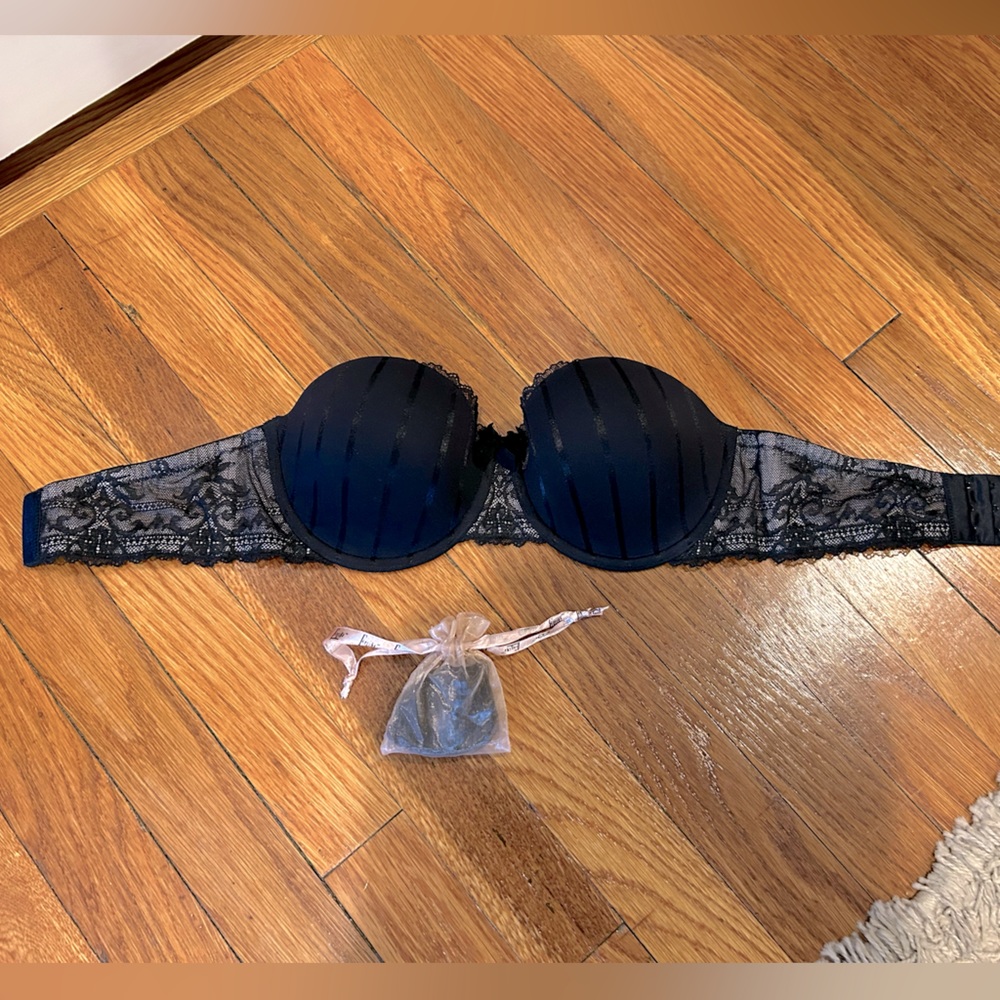 Felina Black Lace Underwire Lightly Lined Convertible Bra with Removable Straps